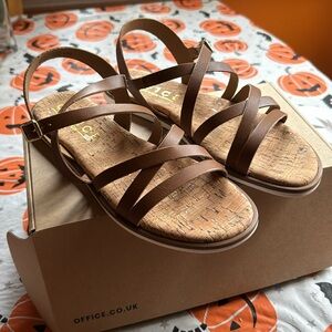 New Office leather sandals size 39.